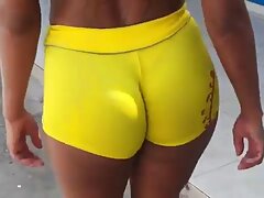 Une video de sex porno blonde qui aime sucer fait des bruits de siphon avec une bite