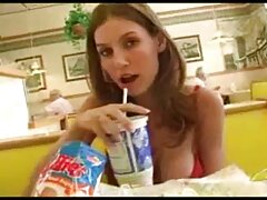 Une chose maigre aime l'anal et video porno gratuit streaming elle le fait sur la table