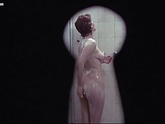 Un homme blanc baise sa belle-fille ringard et son xx vidio gratis amie adolescente dans la cuisine