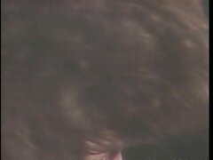 Fille prend une bite dans son cul serré streaming xxx gratuit au pique-nique dans la forêt